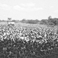 Holiday atmosphere was predominant as the crowd of 225,000 jammed the Great Lawn behind the Metropolitan Museum of Art for the Elton John concert.