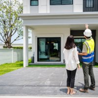 home inspector discusses issues with homeowners - home decoration stock pictures, royalty-free photos & images