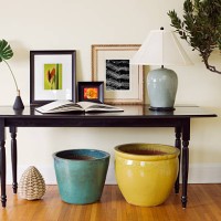 home interior living room side table decorating arrangement with pots - home decoration stock pictures, royalty-free photos & images