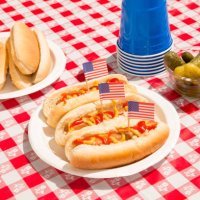 hot dogs july 4th bbq, july 4 background, bbq summer party foods - junk food stock pictures, royalty-free photos & images