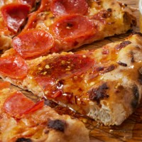 hot honey pepperoni pizza - junk food stock pictures, royalty-free photos & images