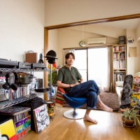 japanaese man in his aparment - home decoration stock pictures, royalty-free photos & images