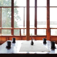 japanese traditional style living room with low table - garden decoration stock pictures, royalty-free photos & images