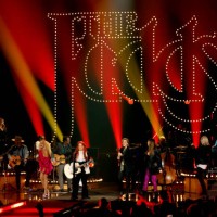 Jimi Westbrook and Kimberly Schlapman of Little Big Town, Wynonna Judd, Brandi Carlile, Karen Fairchild, and Phillip Sweet of Little Big Town perform...