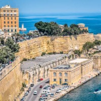 journée bien remplie dans la vieille ville de la valette et les jardins d’upper barraka, malte - garden decoration photos et images de collection