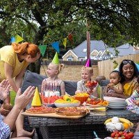 kids birthday party outdoors - garden decoration stock pictures, royalty-free photos & images