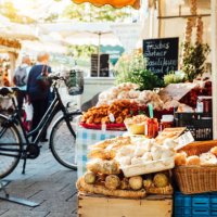 large farmer’s market in munich, germany - food stock pictures, royalty-free photos & images