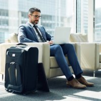 last-minute-arbeit, bevor er bretter - travel stock-fotos und bilder