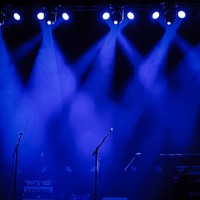 lights and smoke at a concert with copy space - concert stock pictures, royalty-free photos & images
