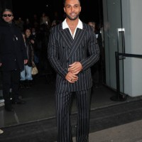 Lucien Laviscount arrives at the Dolce & Gabbana fashion show during the Milan Menswear Fall/Winter 2025 - 2026 Fashion Week on January 18, 2025 in...