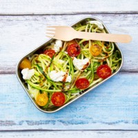 lunch box with zoodles (no plastic) - junk food stock pictures, royalty-free photos & images