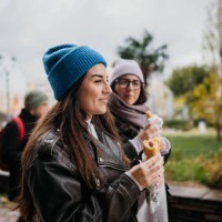 lunch on the go - junk food stock pictures, royalty-free photos & images