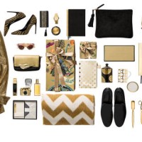 luxe à la mode vêtements et articles de papeterie objets d’or plats poser sur fond blanc - fashion photos et images de collection