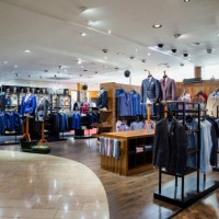 magasin de vêtements de luxe pour hommes - fashion photos et images de collection