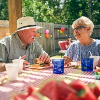 mexican family backyard party - garden decoration photos et images de collection