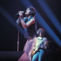 Mick Jagger et Mick Taylor lors d'un concert des Rolling Stones le 17 octobre 1973 à Bruxelles, Belgique.
