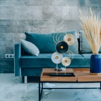 minimalistic design interior of living space. cozy living room with blue sofa and pampas decoration. - home decoration photos et images de collection