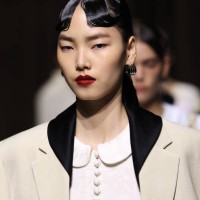Model, beauty detail, walks the runway at the Jil Sander fashion show during the Milan Womenswear Spring/Summer 2025 on September 18, 2024 in Milan,...