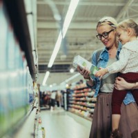 mom and daughter shopping together in the supermarket - food stock pictures, royalty-free photos & images