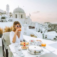 morning bliss: luxury breakfast with a view in oia, santorini - travel stock pictures, royalty-free photos & images