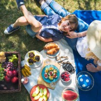 mother and child having a picnic. fun in backyard during covid-19 crisis - food stock pictures, royalty-free photos & images