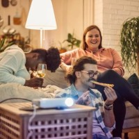 movie night at home with friends - junk food stock pictures, royalty-free photos & images