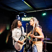 musicians playing and singing on a show - concert stock pictures, royalty-free photos & images