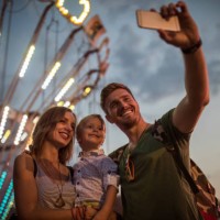 one big smile - concert stock pictures, royalty-free photos & images