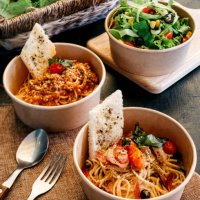 pasta kraft brown paper carton box take away photography - junk food stock pictures, royalty-free photos & images