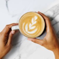 perfect latte art presentation - coffee stock pictures, royalty-free photos & images