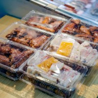 pettitoes, cooked trotters sold at chinese korean restaurant in yokohama - junk food stock pictures, royalty-free photos & images