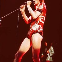 Photo of David BOWIE, performing live onstage at final Ziggy Stardust concert