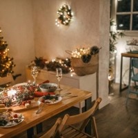 place setting with food and drinks for christmas and new year celebration party - home decoration stock pictures, royalty-free photos & images