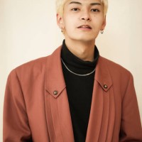 portrait de jeune blond asiatique - fashion photos et images de collection