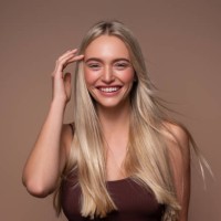 portrait of a beautiful woman with natural make-up - fashion stock pictures, royalty-free photos & images