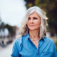 portrait of beautiful senior woman with grey hair outdoors - hairstyle stock pictures, royalty-free photos & images