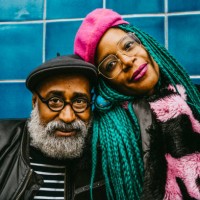 portrait of senior man and mid adult woman wearing berets - fashion photos et images de collection