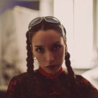 portrait of young woman analog 90's vibes - fashion stock pictures, royalty-free photos & images