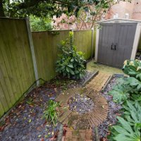 property cottage garden exteriors - garden decoration stock pictures, royalty-free photos & images