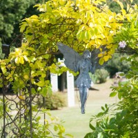 property gardens - garden decoration stock-fotos und bilder