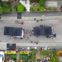 queen's jubilee street party - garden decoration stockfoto's en -beelden