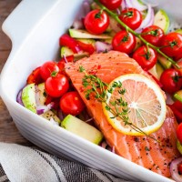 raw fresh delicious salmon and vegetables - food photos et images de collection