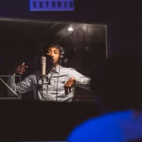 recording studio, recording music singer in booth, producer recording - concert stockfoto's en -beelden