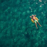 relaxing in the sea - travel stock pictures, royalty-free photos & images
