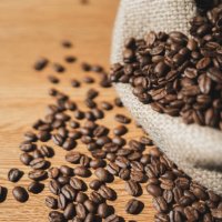 roasted coffee beans - coffee stockfoto's en -beelden