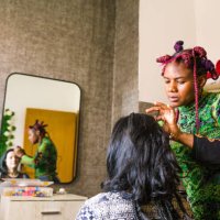 salon de coiffure, introduction de la tradition - hairstyle photos et images de collection