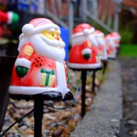 santa seen on the christmas day - garden decoration stock pictures, royalty-free photos & images
