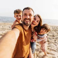 selfie at the beach - travel stock pictures, royalty-free photos & images