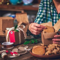 sending homemade cookies for christmas as a gift - food stock pictures, royalty-free photos & images