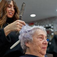 senior woman getting new hair cut at beauty salon - hairstyle stock pictures, royalty-free photos & images